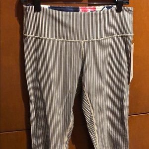 NWT Lulemon Wunder under pant size 10